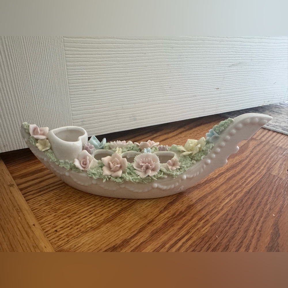 Vintage Ardalt Lenwile Ceramic Lipstick Holder